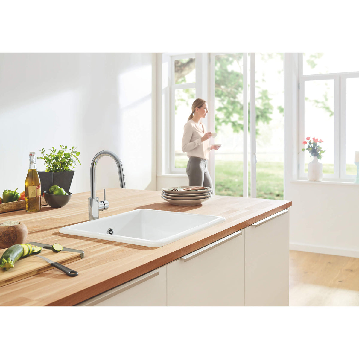 31479001 Single-Handle Pull Down Bar Faucet 1.75 GPM in CHROME