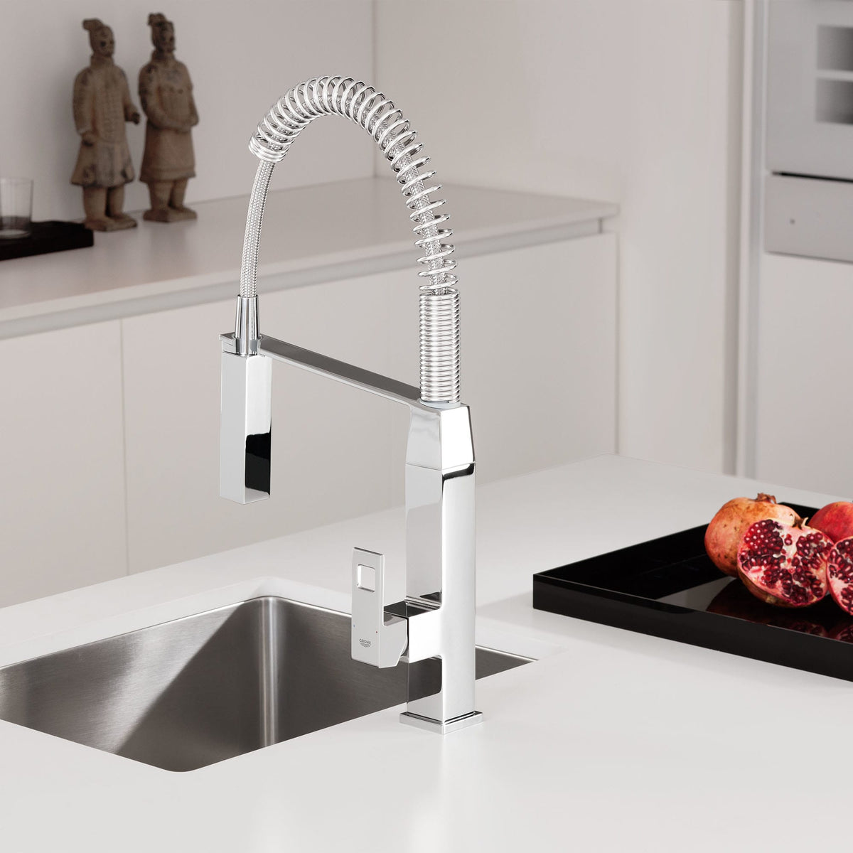 Single-Handle Semi-Pro Dual Spray Kitchen Faucet 1.75 GPM in CHROME 31401000