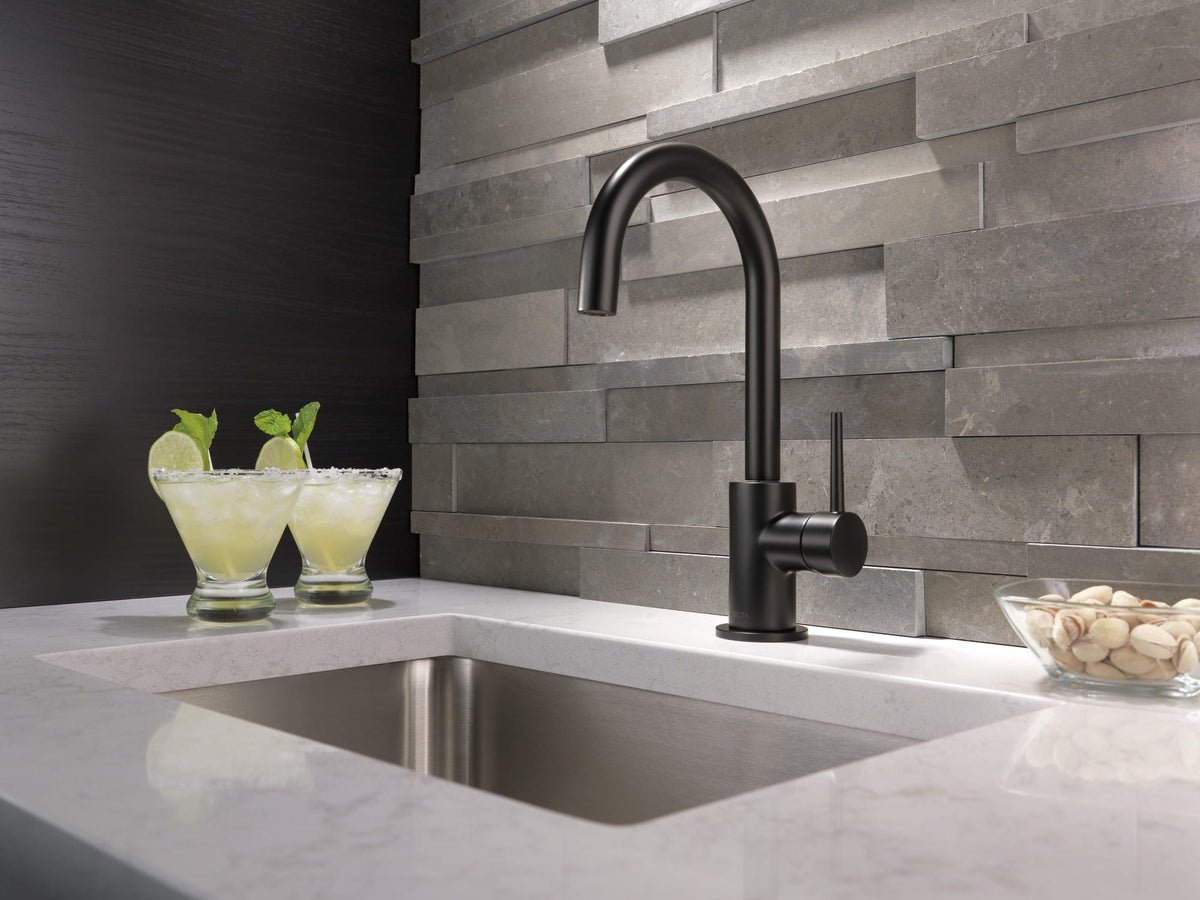 1959LF-BL Trinsic® True Bar Limited Swivel Matte Black