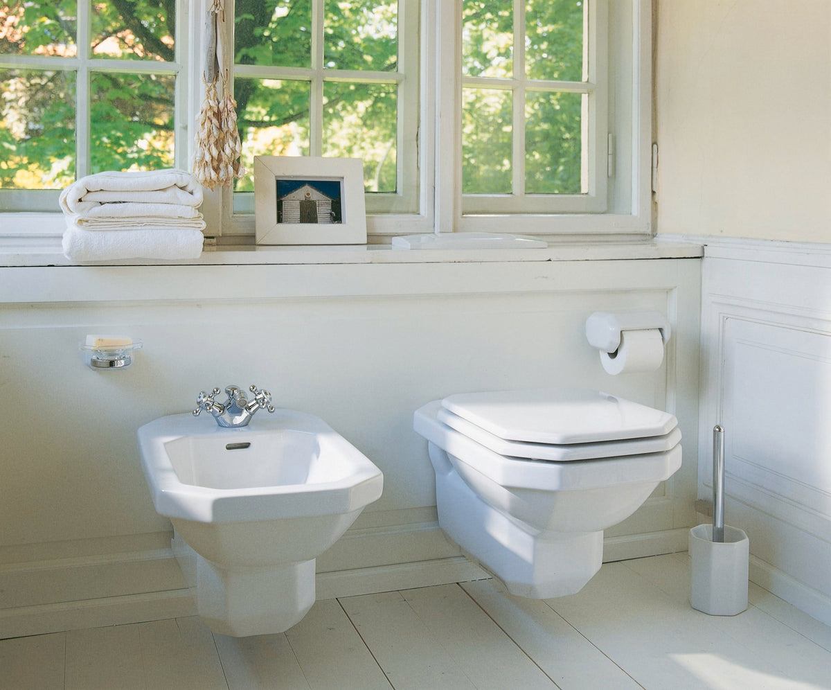 0064890000 1930 Series Round Slow Close Toilet Seat in White