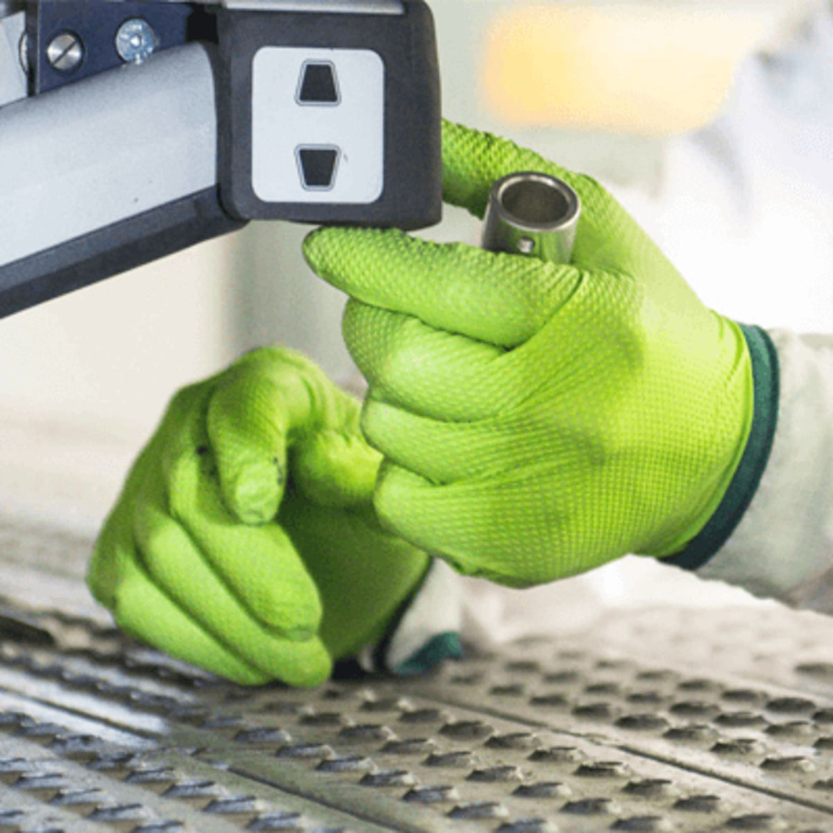 Large - Industrial Green Nitrile Gloves with Raised Diamond Texture Box of 100