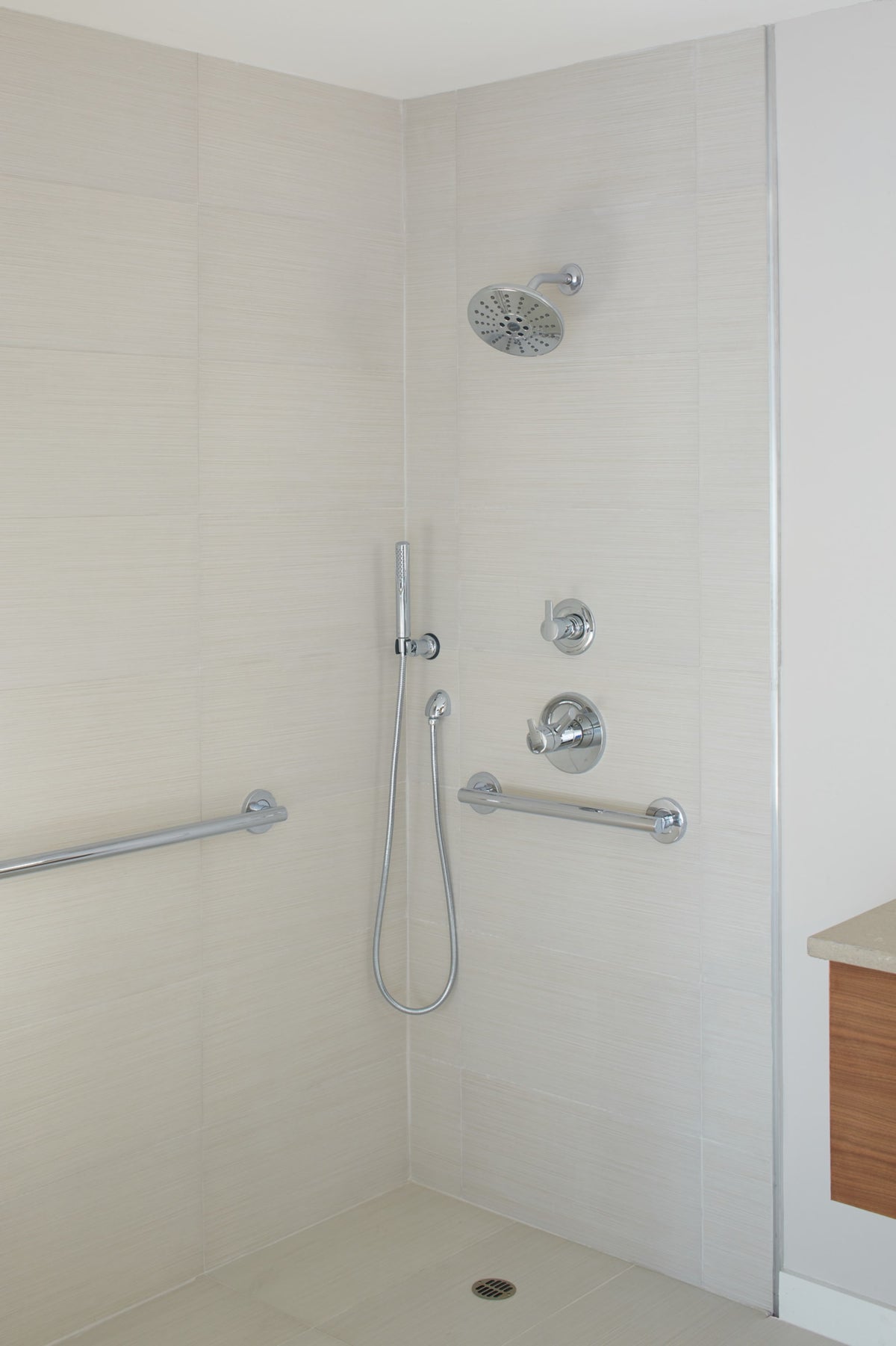 55085 Grail® Premium Single-Setting Adjustable Wall Mount Handshower Chrome